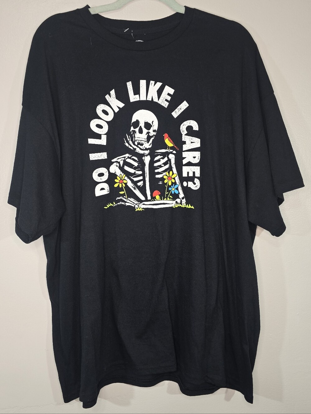 Do I Look Like I Care? Black Graphic Men's T-Shirt 2XL